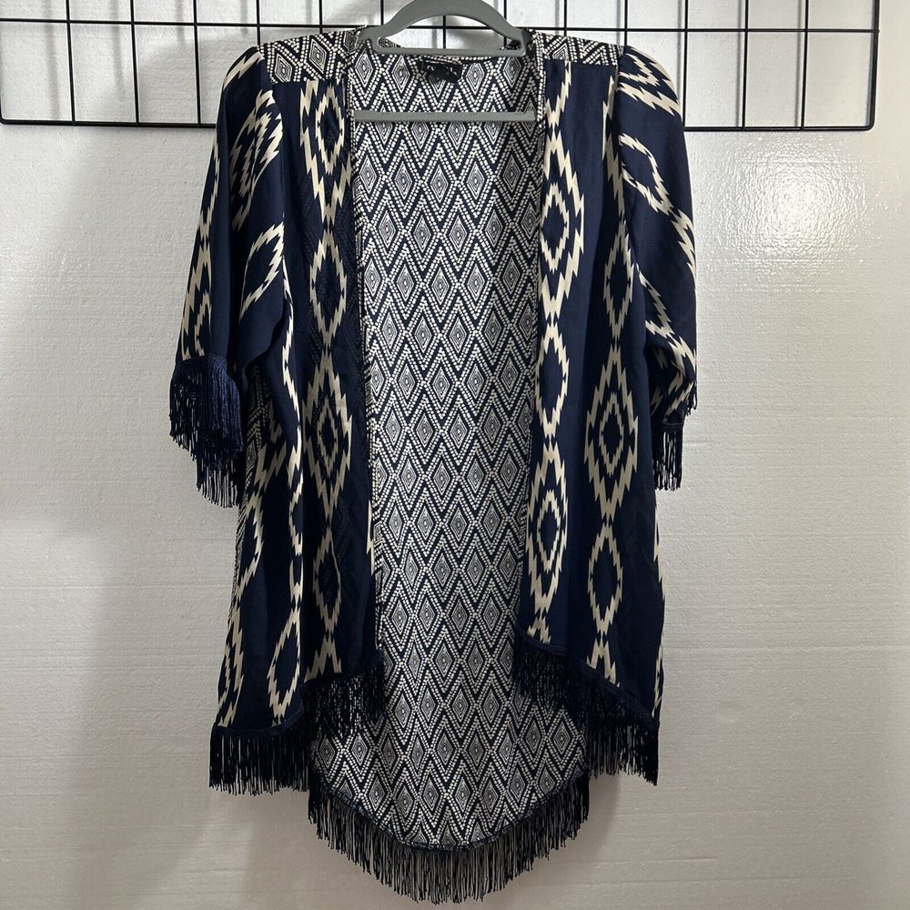 Rue 21 women's cardigan Size Medium Open Front Tassel Fringe Aztec Print 58914
